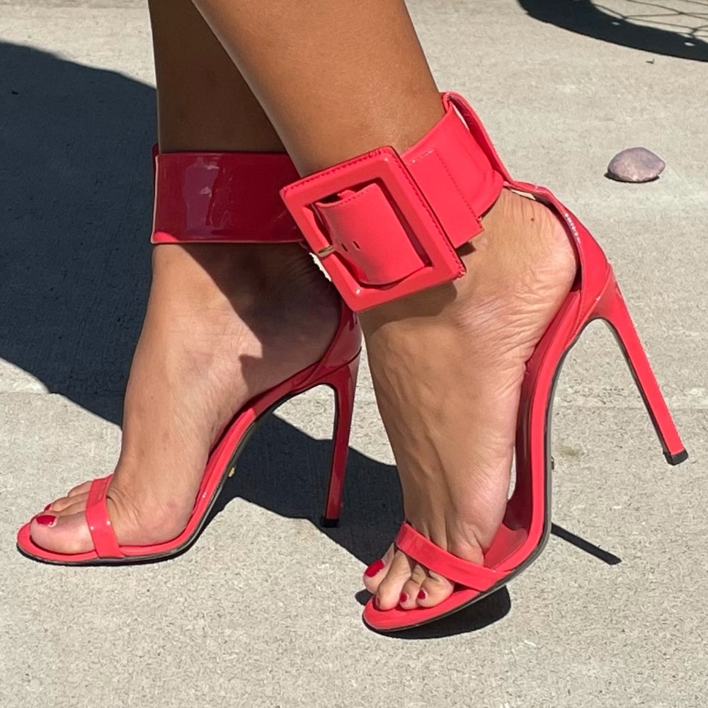 GUCCI Coral Summer Hot Ankle Strap Sandal 36.5 🍑